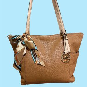 MICHAEL KORS JET SET TOTE NWOT